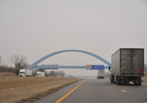 A truck entering Ohio during Dry Van Trucking in Ohio